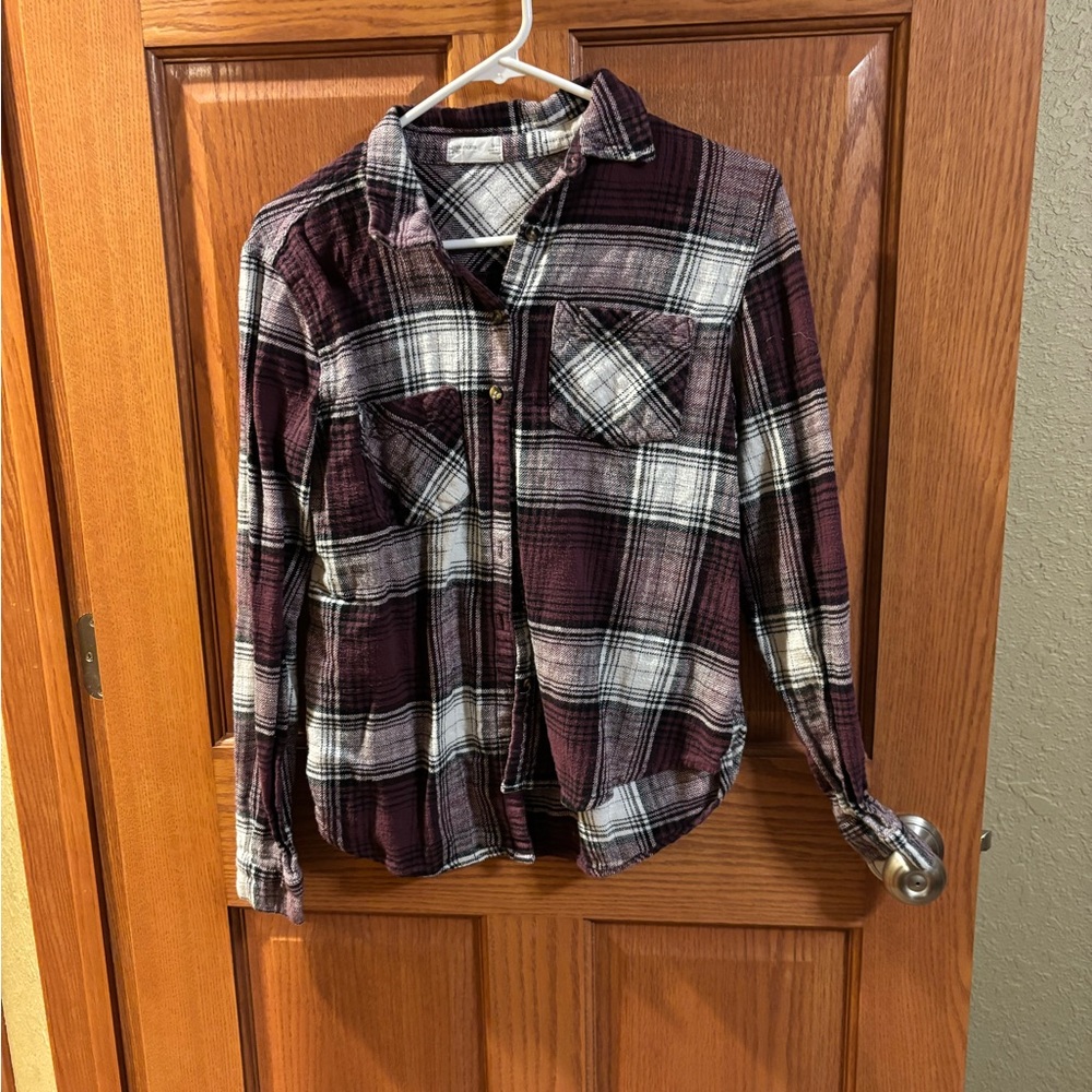 Maurice’s Plaid Button-Up Shirt S